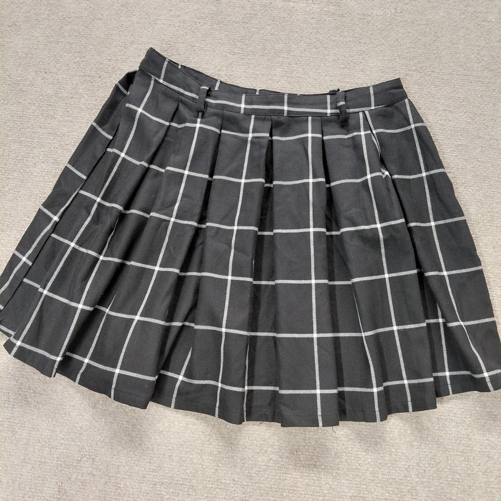 Hot Topic Black Plaid Pleated Mini Skirt MEDIUM Goth Emo Punk Preppy School Girl